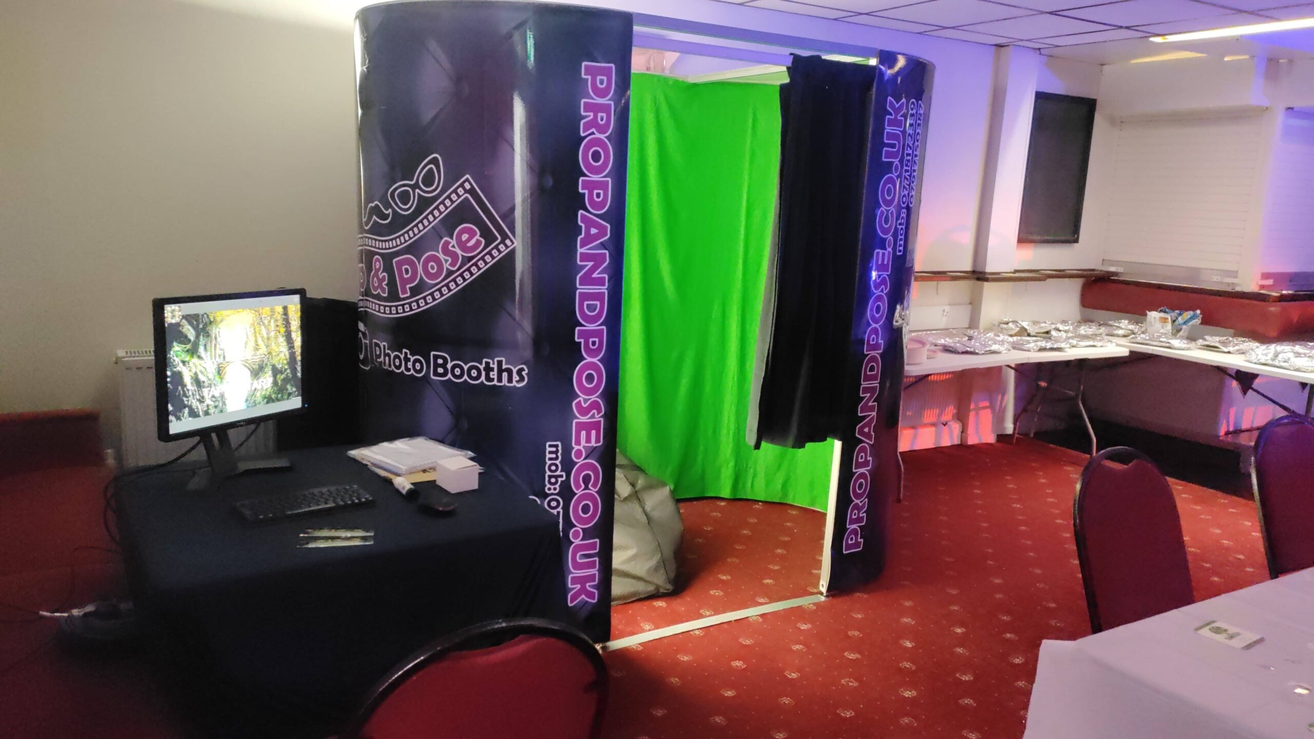 Standout Photobooth Green Screen North West for Your Event