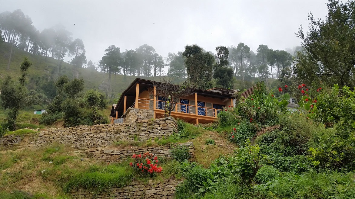 Eco-friendly stays Kumaon: Sustainable retreats in the hills