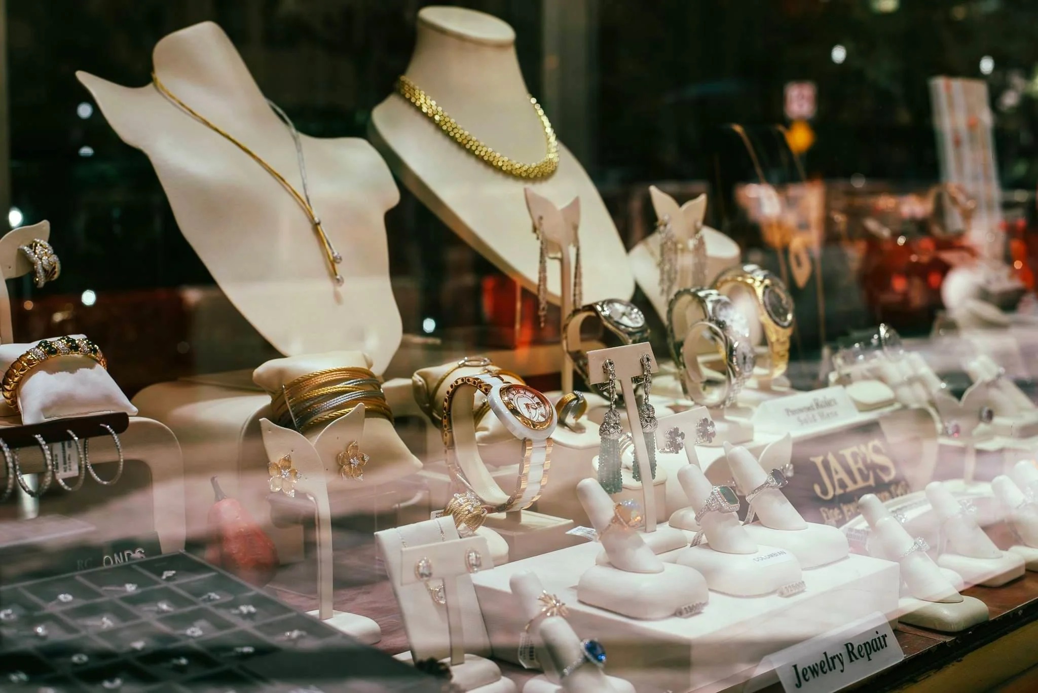 Discover top jewelry Miami stores for luxury pieces