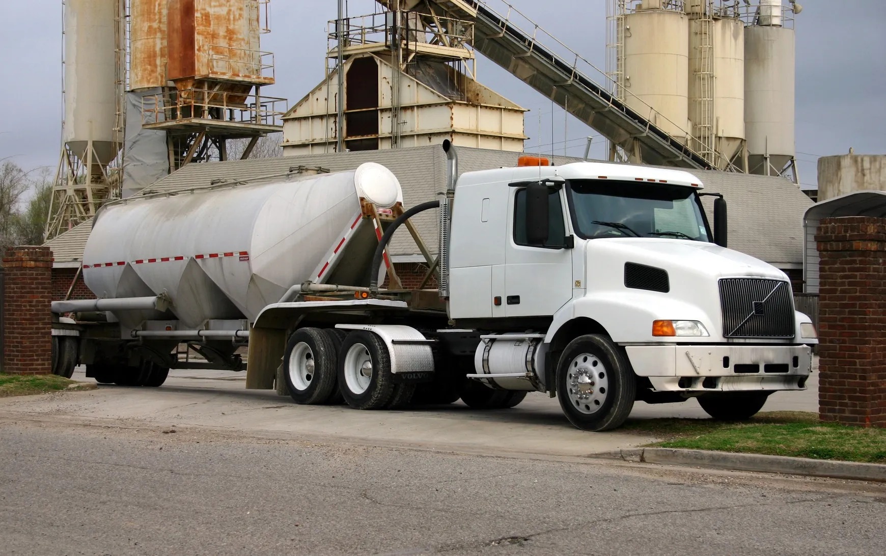 Hiller Machine for Raised Beds: Precision at Work