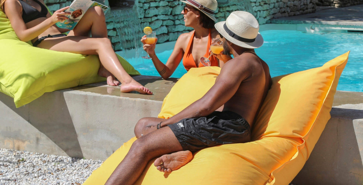 Chauffeuse côtelée convertible gris — confort raffiné et pratique