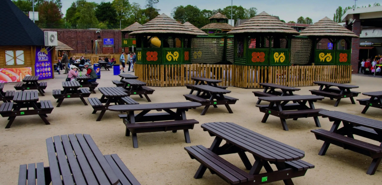 School furniture that adapts to any classroom