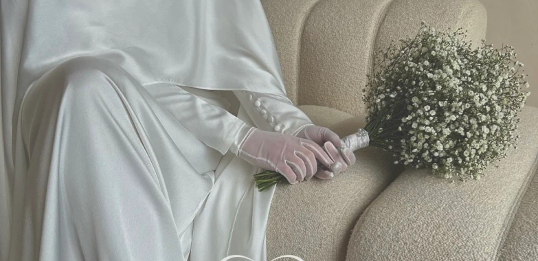 Bridal Capes: Subtle Glamour for Your Big Day