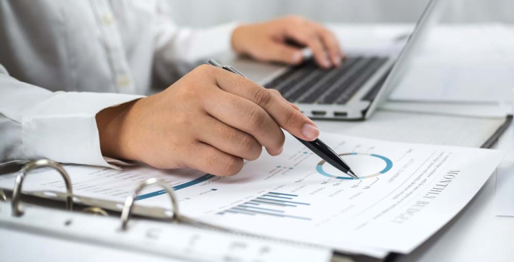 Streamline Your Corporate Fleet with Smart Tracking Solutions