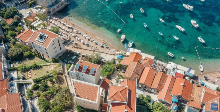 Coastal Montenegro Living: A Modern Luxury Retreat