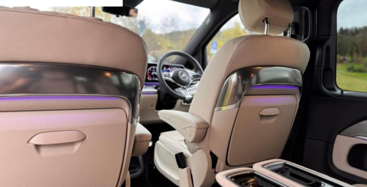 Elite Swiss Chauffeur Experience: Discreet, Luxurious Transportation