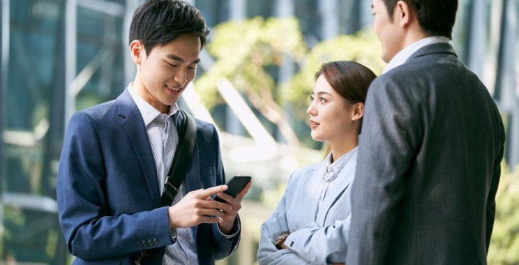 Streamline Your Workspace: Flexible Desk Reservations for Teams