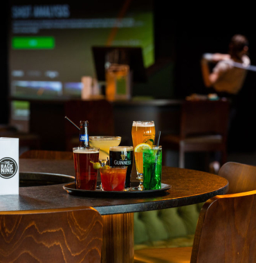 Sports Bar Green Bay | Back9pizza.com